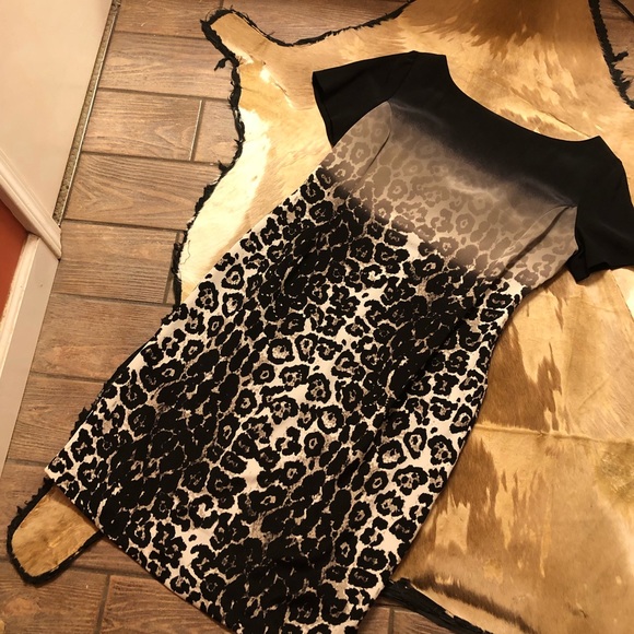 St. John Dresses & Skirts - St. John size 12 dress 👒*